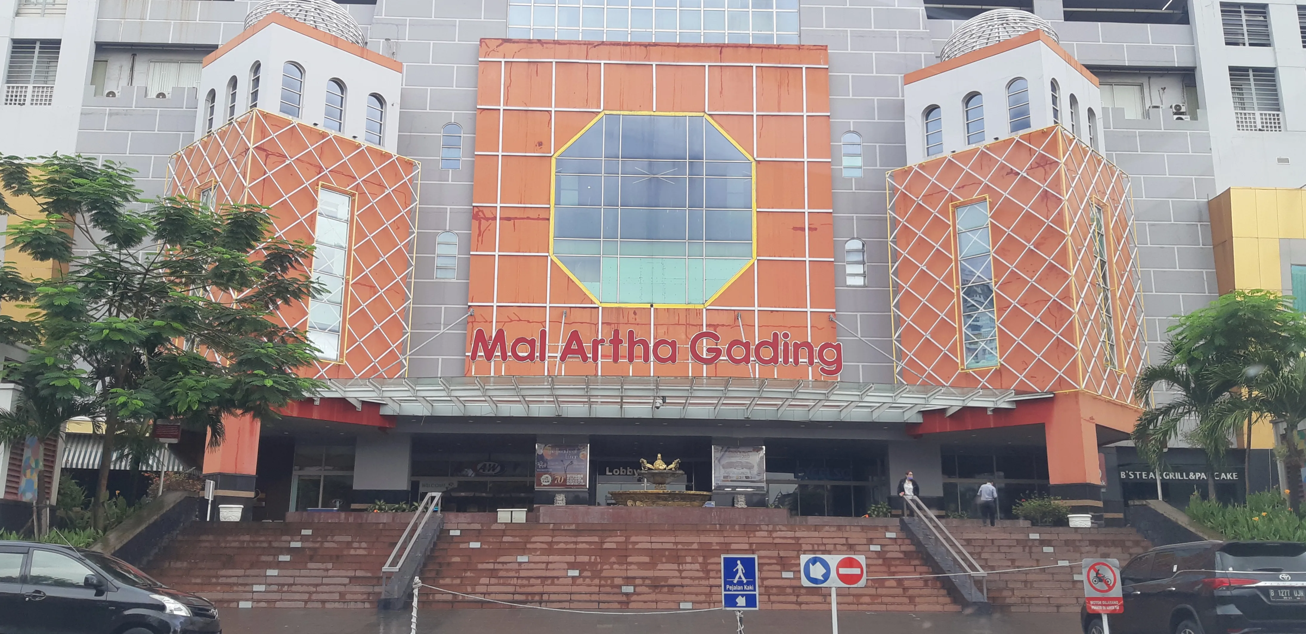 Mal Artha Gading in Indonesia, central_asia | Shoes,Accessories,Clothes,Gifts,Sportswear,Swimwear - Country Helper