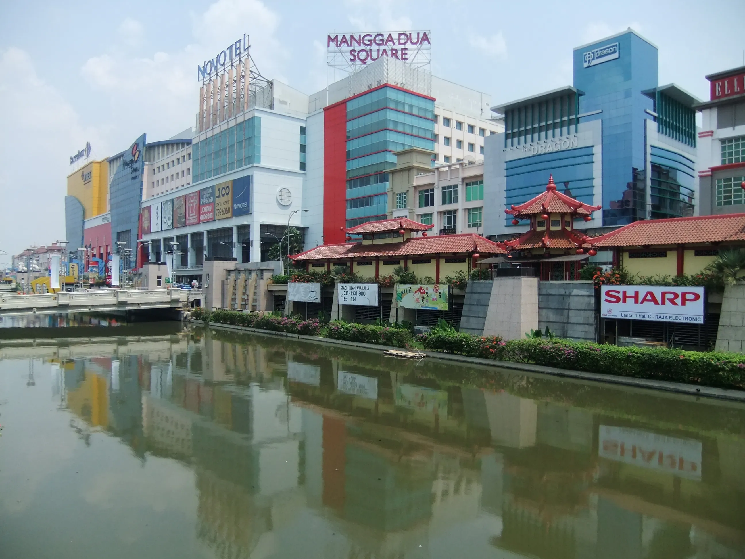 Mangga Dua Mall in Indonesia, central_asia | Handbags,Shoes,Accessories,Clothes,Home Decor - Country Helper