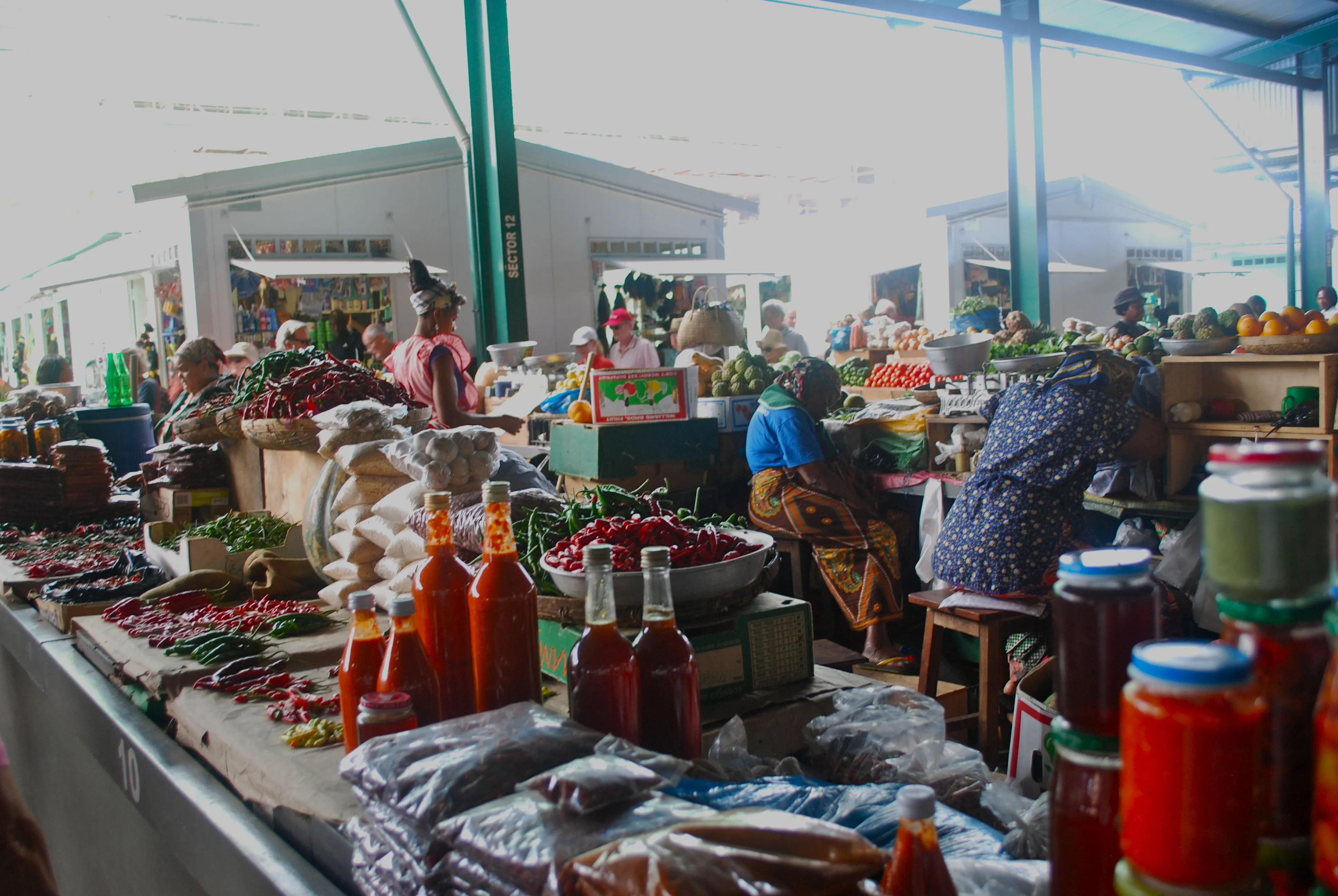 Maputo Municipal Market in Mozambique, africa | Shoes,Spices,Organic Food,Groceries,Clothes,Fruit & Vegetable - Country Helper