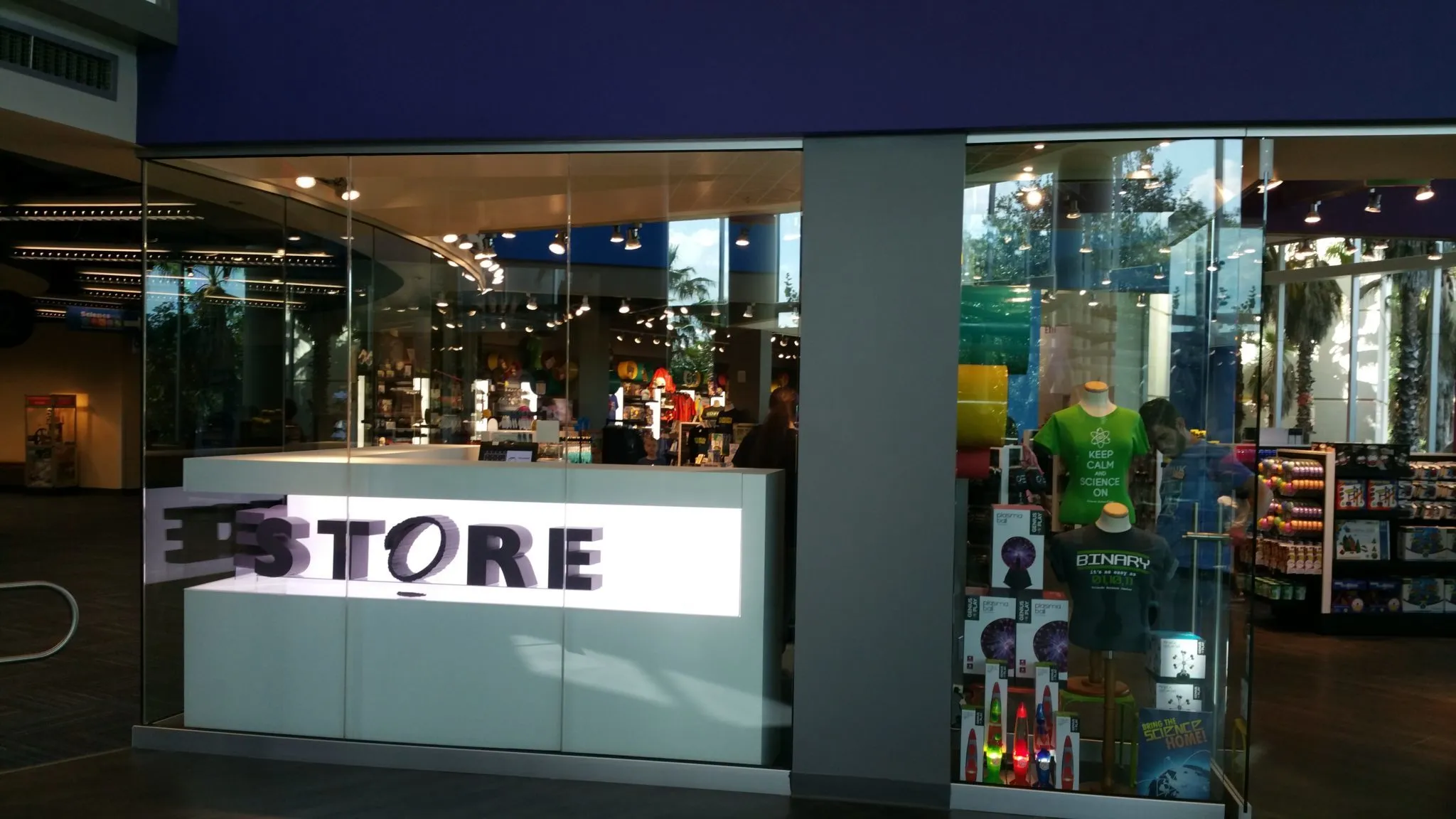 Orlando Science Center Gift Shop in USA, north_america | Gifts - Country Helper