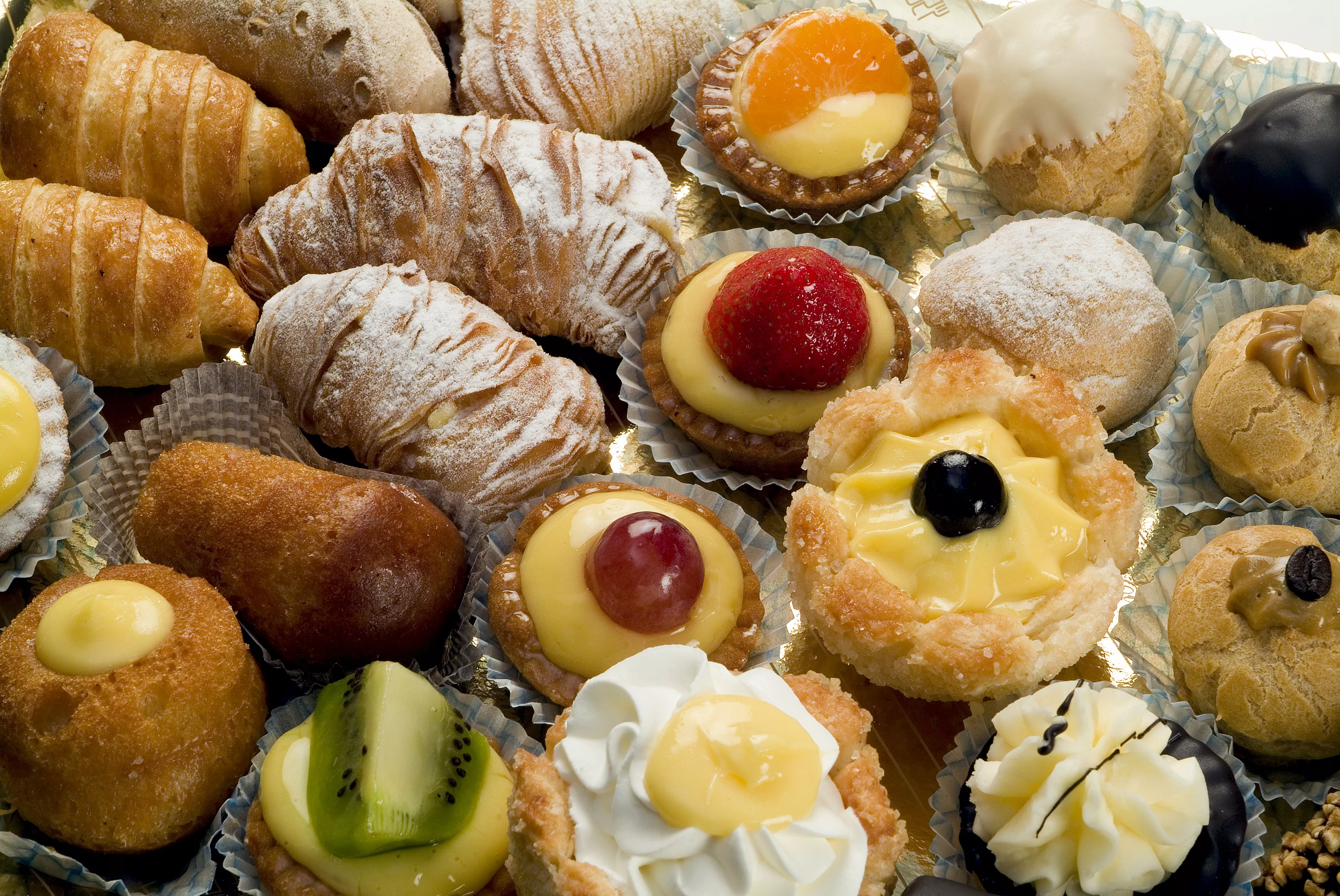 Pasticceria Castelnuovo in Italy, europe | Baked Goods,Sweets - Country Helper