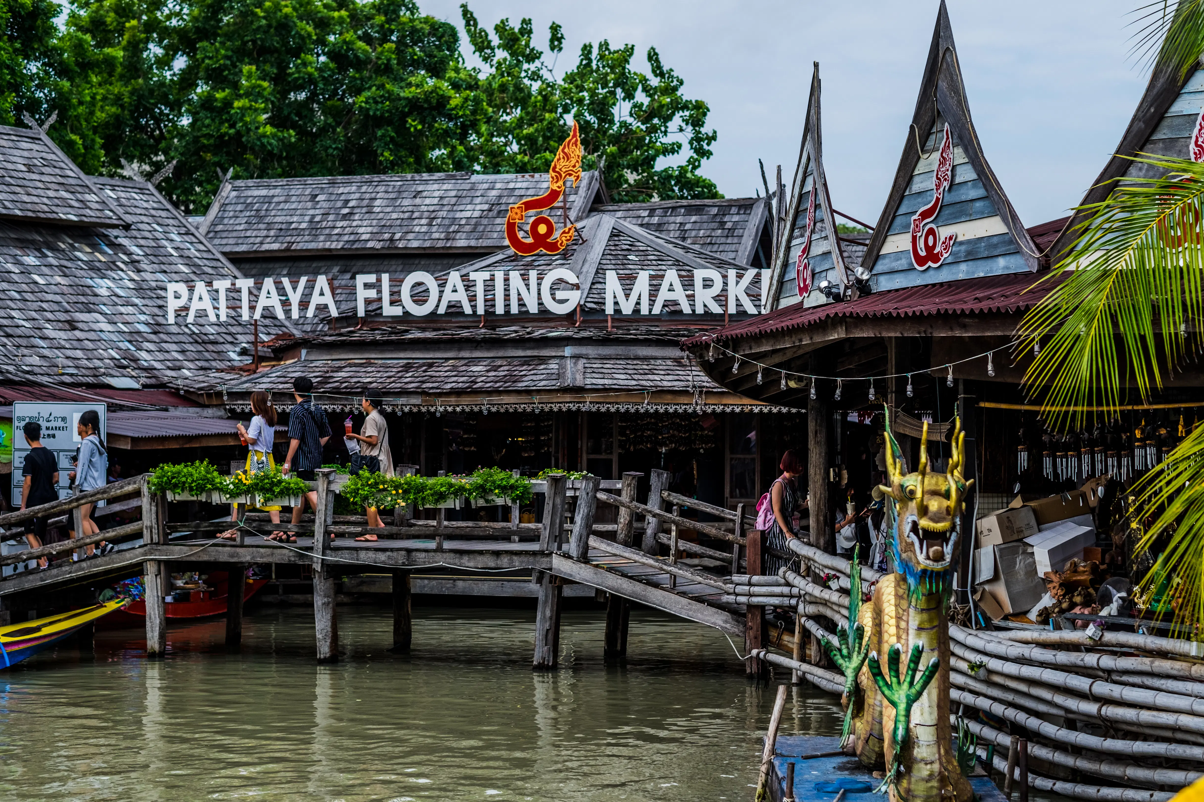 Pattaya Floating Market in Thailand, central_asia | Spices,Organic Food,Fruit & Vegetable,Herbs,Natural Beauty Products - Country Helper