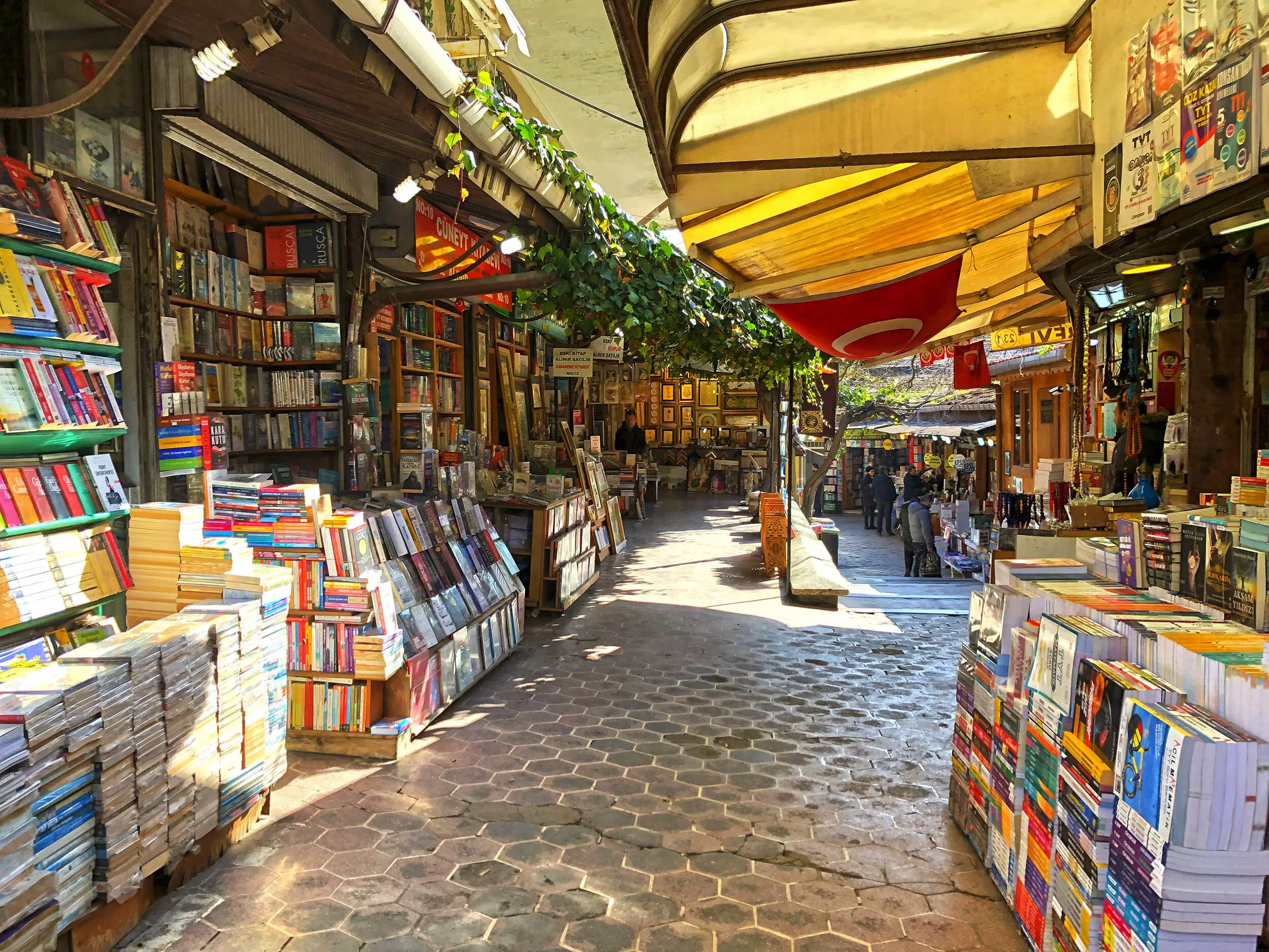 Second Hand Book Bazaar in Turkey, central_asia | Other Crafts - Country Helper