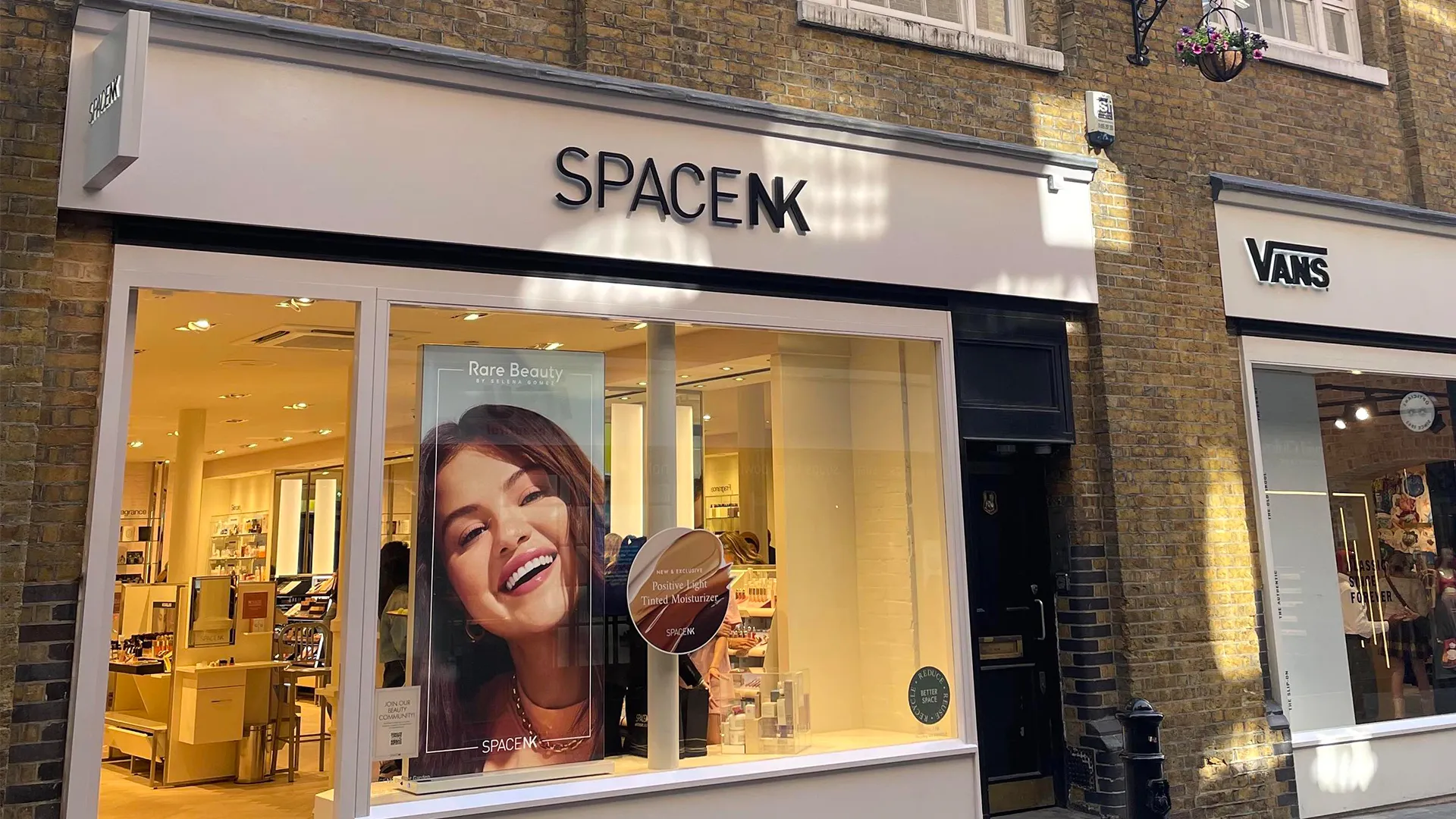 Space NK Manchester in United Kingdom, europe | Fragrance,Natural Beauty Products,Cosmetics - Country Helper