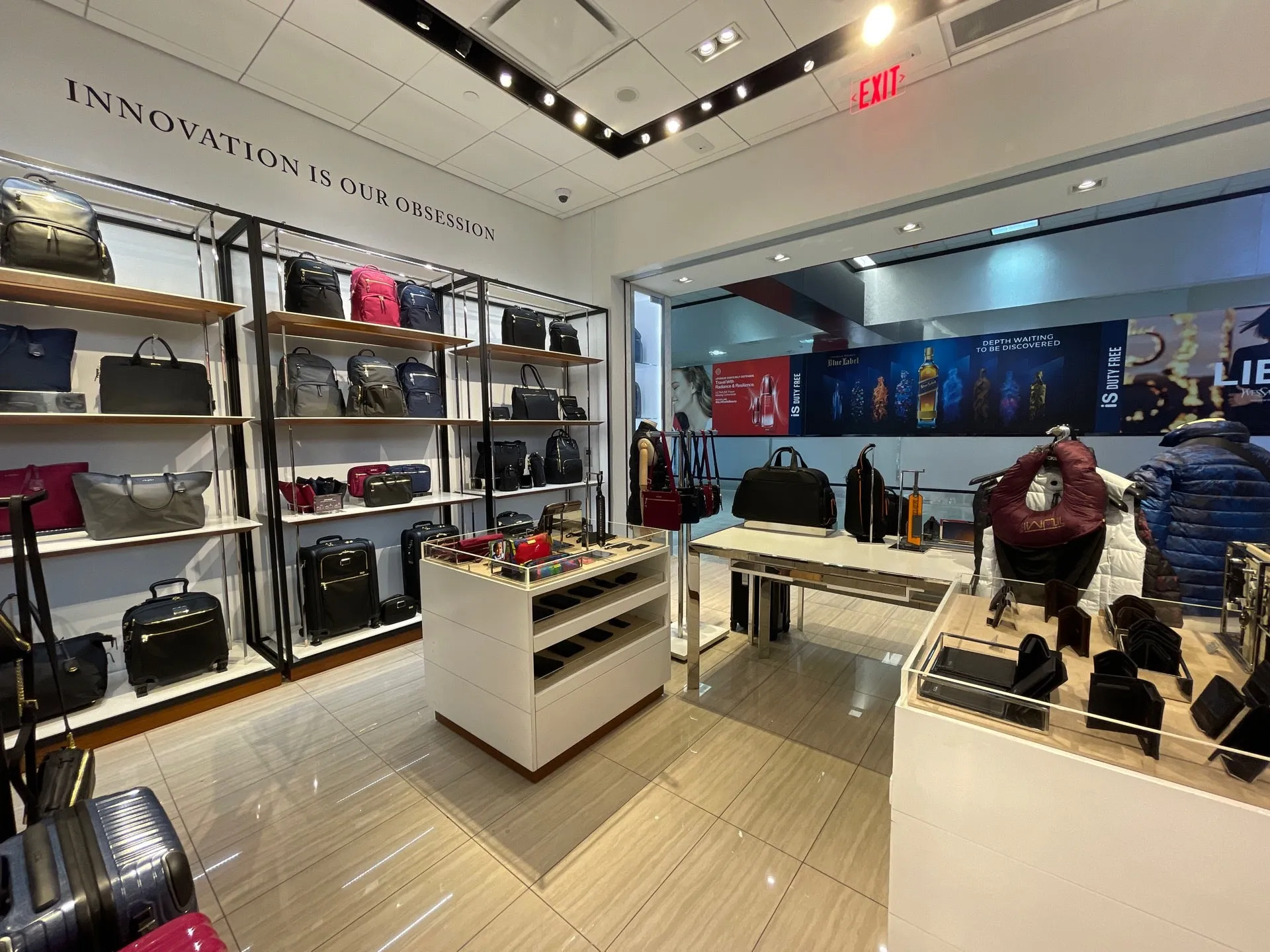 Tumi Store in USA, north_america | Travel Bags - Country Helper