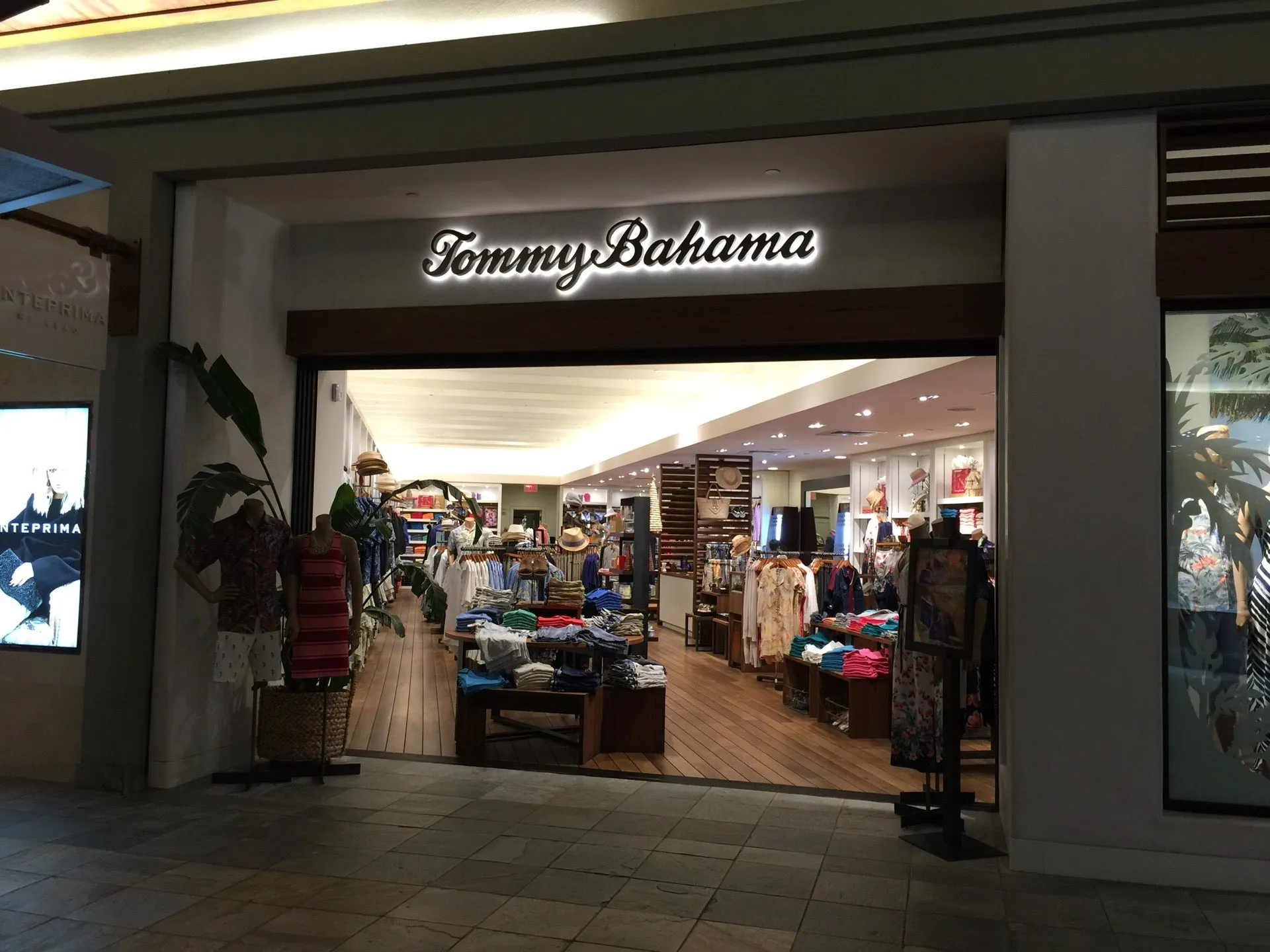 Tommy Bahama. Best Clothes in Charleston, USA