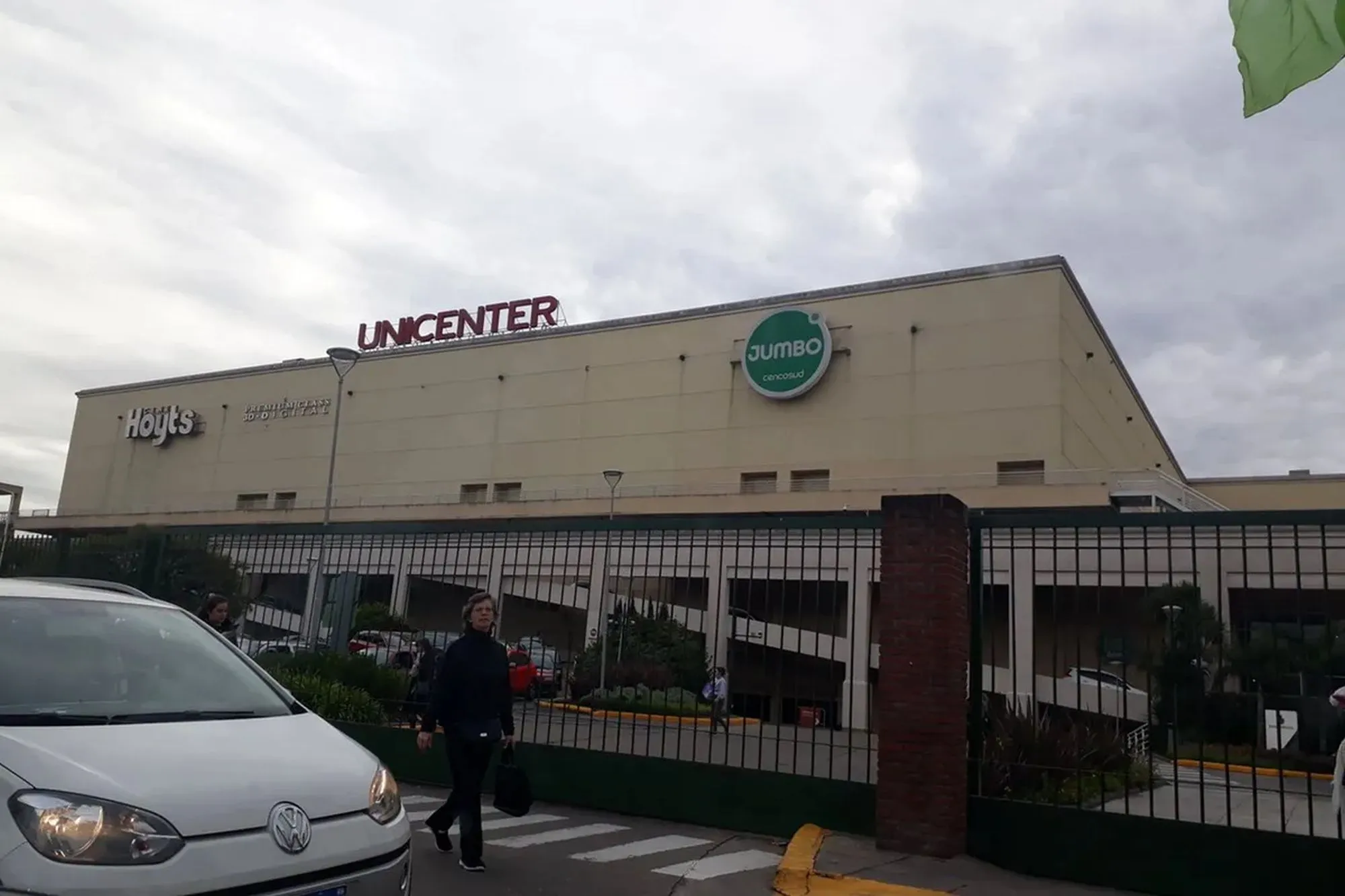 Unicenter Shopping in Argentina, south_america | Fragrance,Handbags,Shoes,Accessories,Clothes,Natural Beauty Products - Country Helper