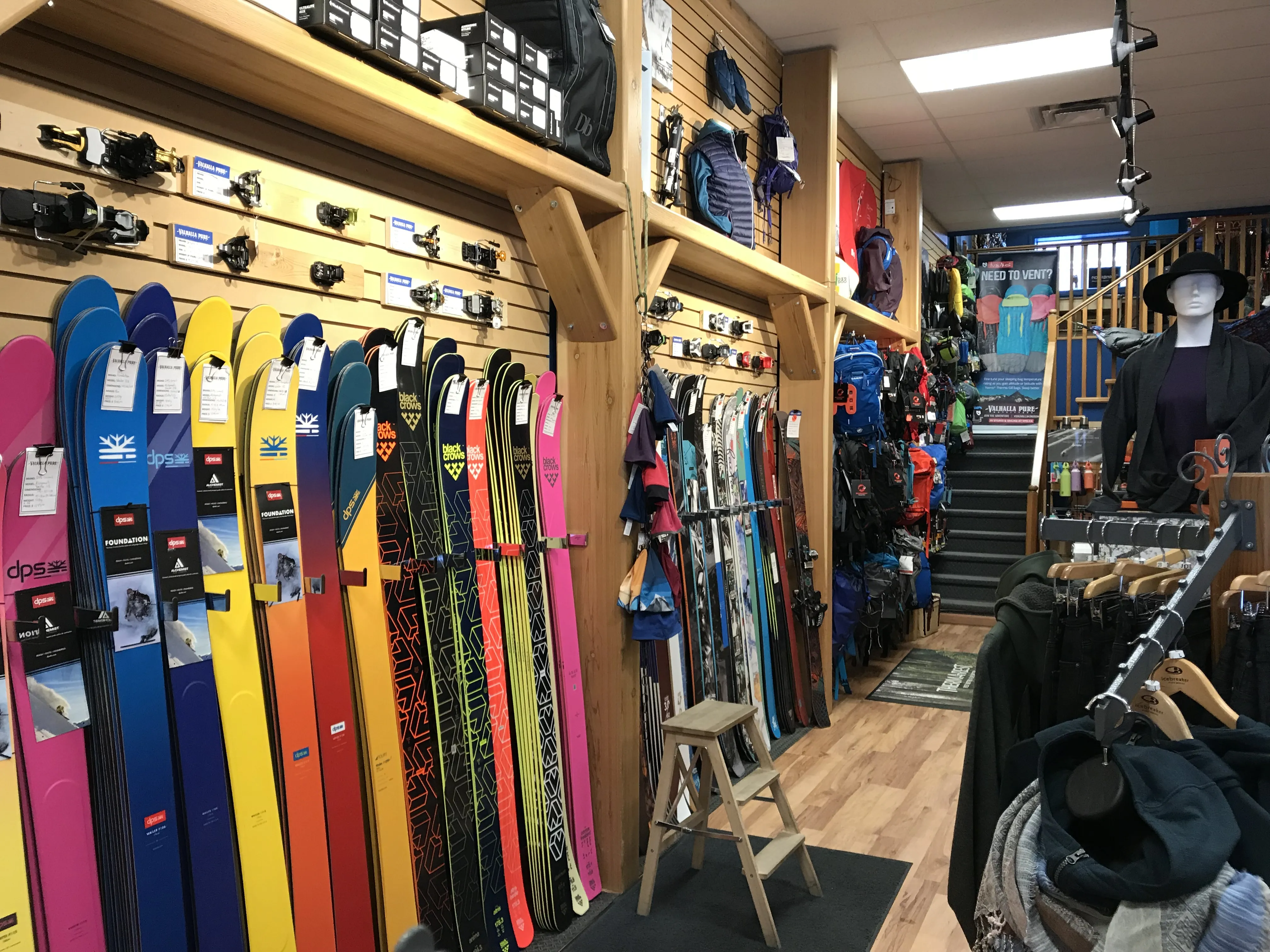 Valhalla Pure Outfitters in Canada, north_america | Sportswear - Country Helper