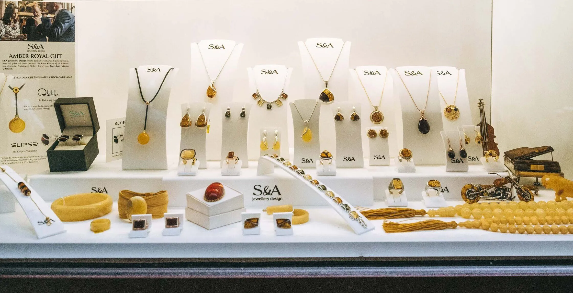 World of Amber in Poland, europe | Jewelry - Country Helper