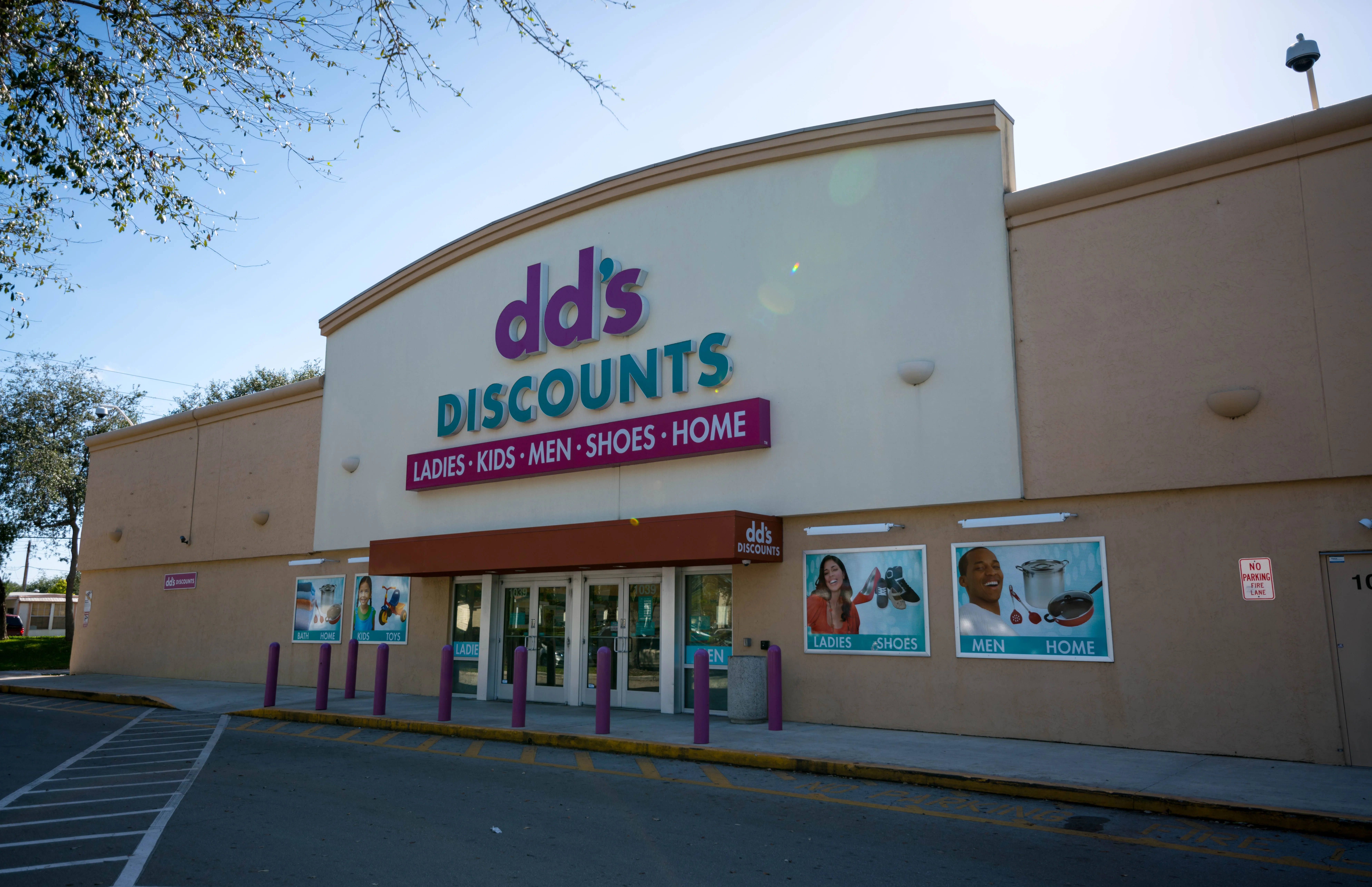 dd's Discounts in USA, north_america | Shoes,Accessories,Clothes - Country Helper