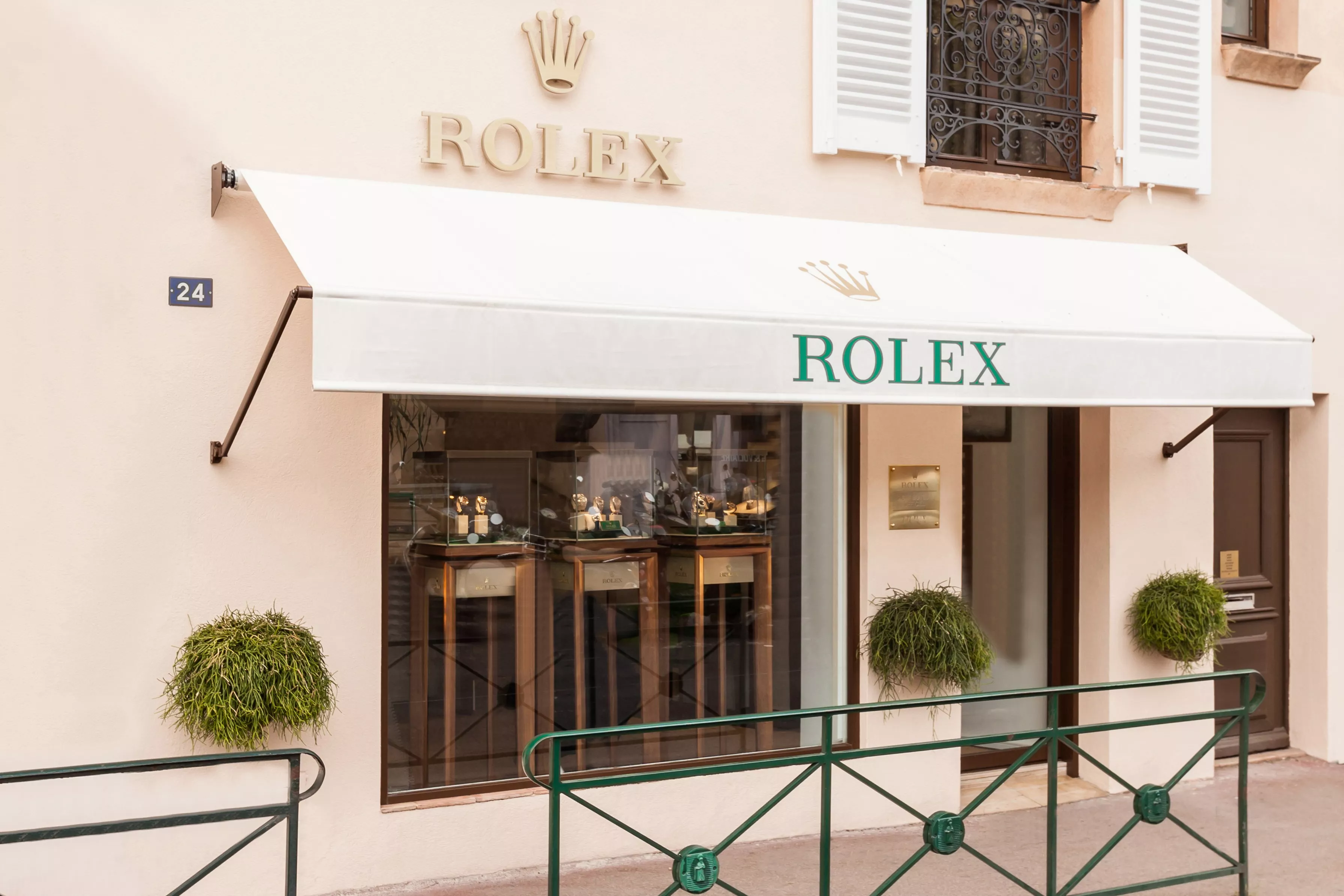 Boutique Rolex - Doux Joaillier in France, europe | Watches - Country Helper