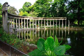 Park Monceau in France, Ile-de-France | Parks - Rated 3.9