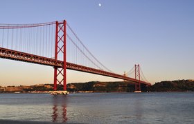 Bridge April 25 in Portugal, Lisbon metropolitan area | Architecture - Rated 3.8