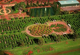 Pineapple Garden Maze | Gardens,Labyrinths - Rated 3.3