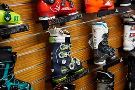Altitude Snowsports Rental Store | Snowboarding,Skiing - Rated 0.8