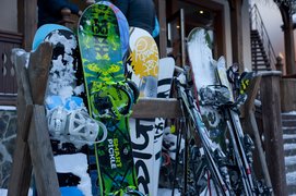 Beginners Friendly Ski and Snowboard Rental