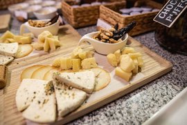 Cheese-Making Igor Mlekuz | Cheesemakers - Rated 0.9