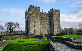 Bunratti Castle in Ireland, Munster | Castles - Rated 3.9