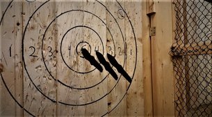 Far Shot Orangeville in Canada, Ontario | Knife Throwing - Rated 1.5