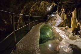 Wind Cave in Italy, Tuscany | Caves & Underground Places - Rated 4
