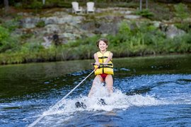 World Barefoot Center in USA, Florida | Water Skiing - Rated 1.6