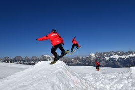 Intersport Flumserberg in Switzerland, Canton of St. Gallen | Snowboarding,Skiing - Rated 0.9
