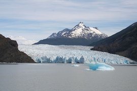 Lake Gray in Chile, Magallanes Region | Glaciers,Lakes - Rated 1
