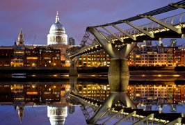 Millennium Bridge in United Kingdom, Greater London | Architecture - Rated 3.9