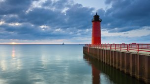 Milwaukee Pierhead Lighthouse in USA, Wisconsin | Architecture - Rated 3.7