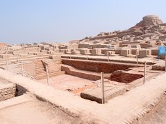 Mohenjo-daro | Excavations - Rated 3.6