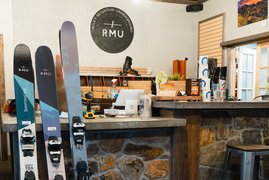 Roots Ski & Snowboard Shop in USA, Vermont | Snowboarding,Skiing - Rated 3.9