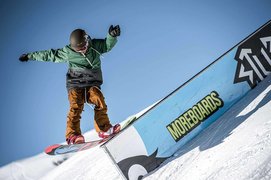 Sunski Ski&Snowboard School | Snowboarding,Skiing - Rated 0.9