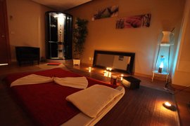 Tantric Moments | Massage Parlors,Sex-Friendly Places - Rated 1.3