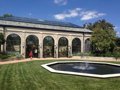 The Ewing and Muriel Kauffman Memorial Garden in USA, Missouri | Gardens - Rated 3.9