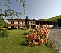 Ancient Cascina of the Counts of Roero in Italy, Piedmont | Wineries - Rated 0.9