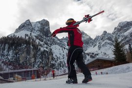 Ski Academy | Snowboarding,Skiing - Rated 0.9