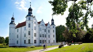 Ahrensburg Palace in Germany, Hamburg | Castles - Rated 3.6