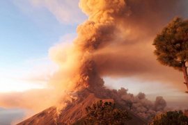 Volcan de Fuego in Guatemala, Sacatepequez Department | Volcanos - Rated 3.9