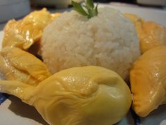 Singaporean Pulut Durian - National Desserts in Singapore