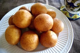 Venezuelan Bunuelos - National Desserts in Venezuela