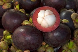 Colombian Mangosteen - National Desserts in Colombia