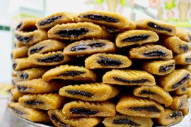 Tunisian Makroudh - National Desserts in Tunisia