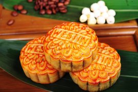 Malaysian Mooncake - National Desserts in Malaysia