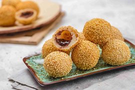 Sesame Seed Balls - National Desserts in China