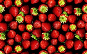 Maltese Strawberries - National Desserts in Malta