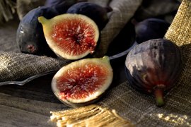 Uzbek Figs - National Desserts in Uzbekistan