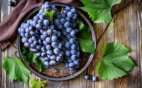 Armenian Grapes - National Desserts in Armenia