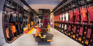 AS Roma Store in Italy, Lazio | Sportswear - Country Helper