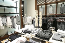 Banana Republic Factory Store in USA, New York | Shoes,Clothes,Accessories - Country Helper