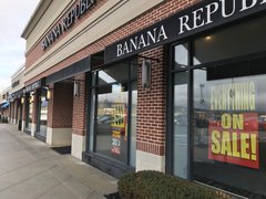 Banana Republic Factory Store in USA, Pennsylvania | Clothes - Country Helper